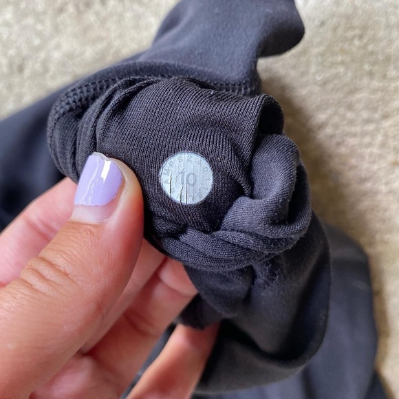 Black Cropped Lululemon Align Leggings Size 10 - Picture 5 of 5